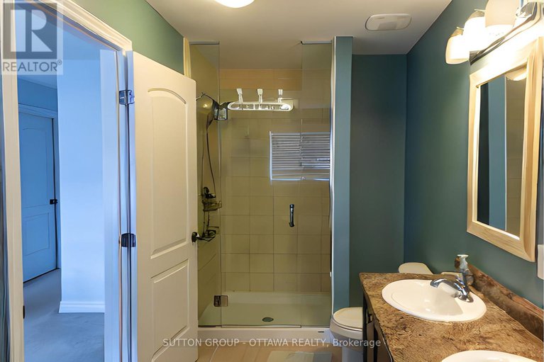 28230051/654-moorpark-avenue/emerald-meadowstrailwest/ottawa/ontario/K2M0H8_28