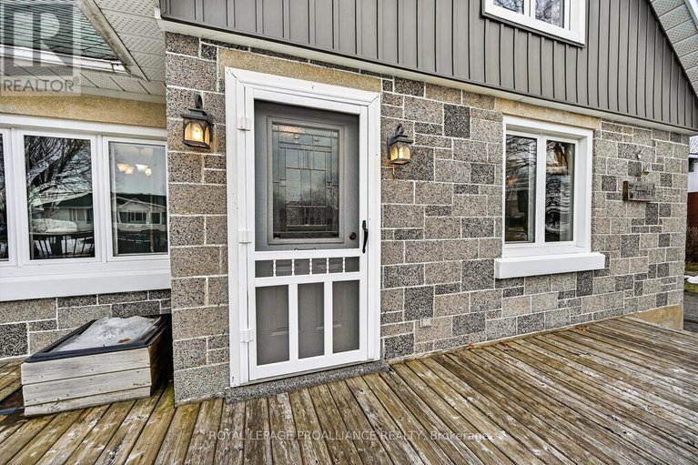 29460422/17-church-avenue/iroquois/south-dundas/ontario/K0E1K0_3