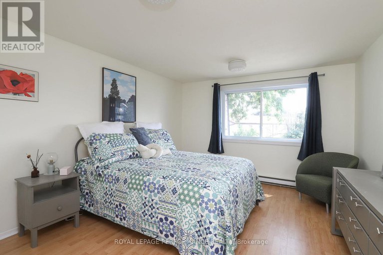 28549561/a-2-lovell-lane/westcliffe-estates/ottawa/ontario/K2H9B6_15