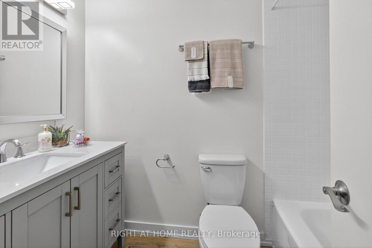 29027460/2311-stonehedge-crescent/pineview/ottawa/ontario/K1B4N7_21