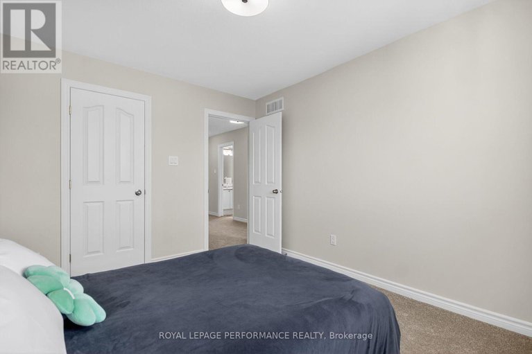 29164946/1910-schroeder-crescent/springridgeeast-village/ottawa/ontario/K4A4P8_40