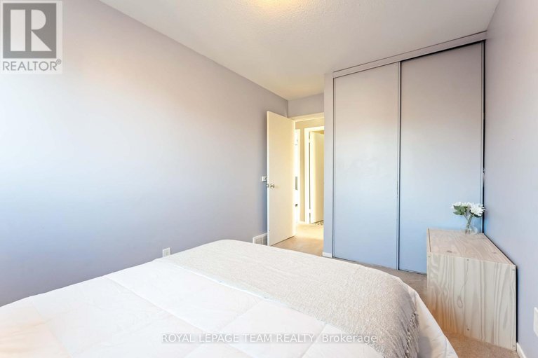 29049675/3-fulham-court/on-the-green/ottawa/ontario/K2J2L6_14