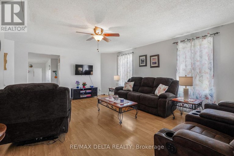 29639068/3697-etienne-road/cumberland-west/ottawa/ontario/K0A3E0_5