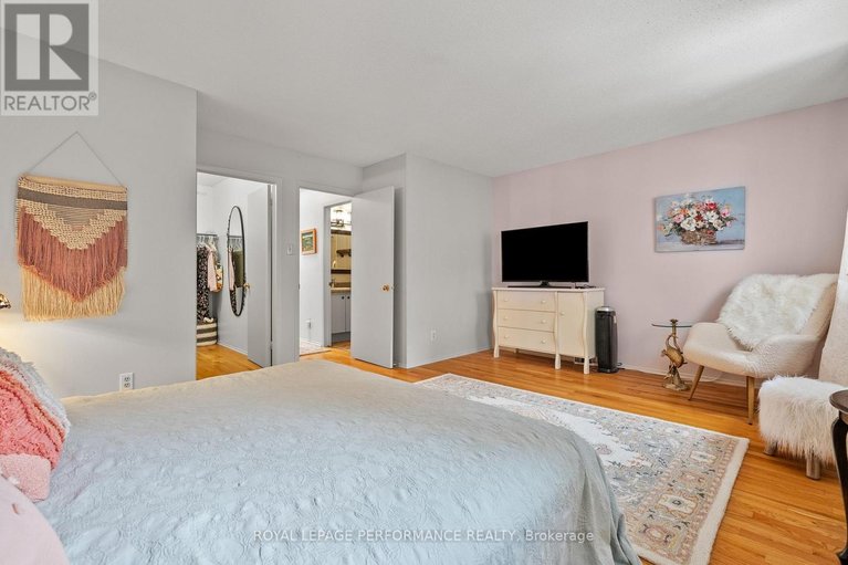 29485311/1126-millwood-court/convent-glen-north/ottawa/ontario/K1C3G1_21