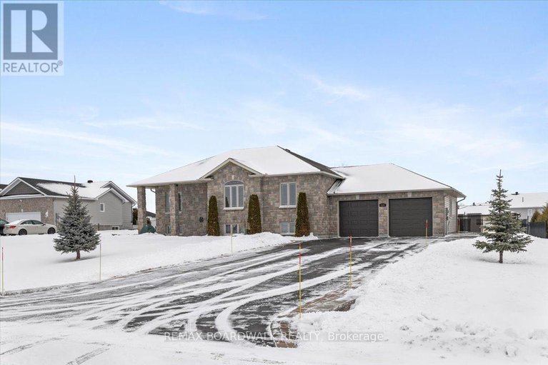 29287294/3421-summerbreeze-drive/osgoode/ottawa/ontario/K0A2W0_2