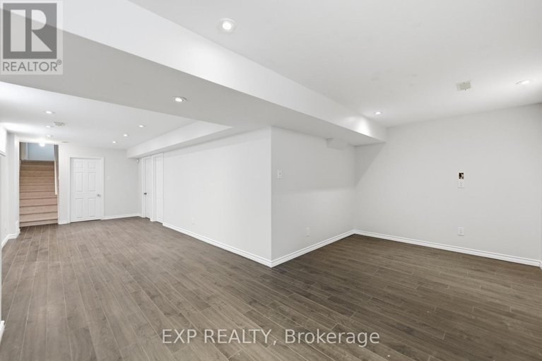 29437621/30-fieldberry-private/stonebridge/ottawa/ontario/K2J5E8_29