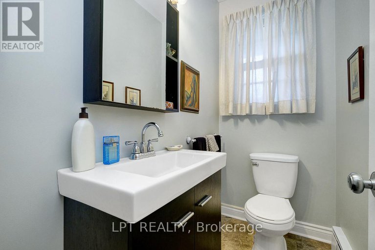 28230942/169-roger-road/faircrest-heights/ottawa/ontario/K1H5C7_29