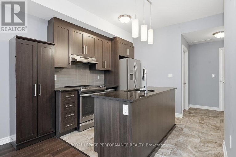 29446146/116-120-prestige-circle/chatelaine-village/ottawa/ontario/K4A1B4_14