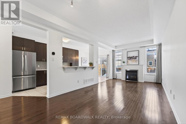 29438320/716-oakglade-avenue/emerald-meadowstrailwest/ottawa/ontario/K2M0B3_8