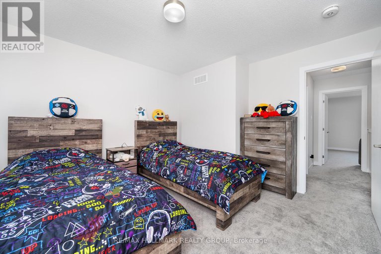 28906810/351-falsetto-street/mer-bleuebradley-estatesanderson-park/ottawa/ontario/K1W0S6_21