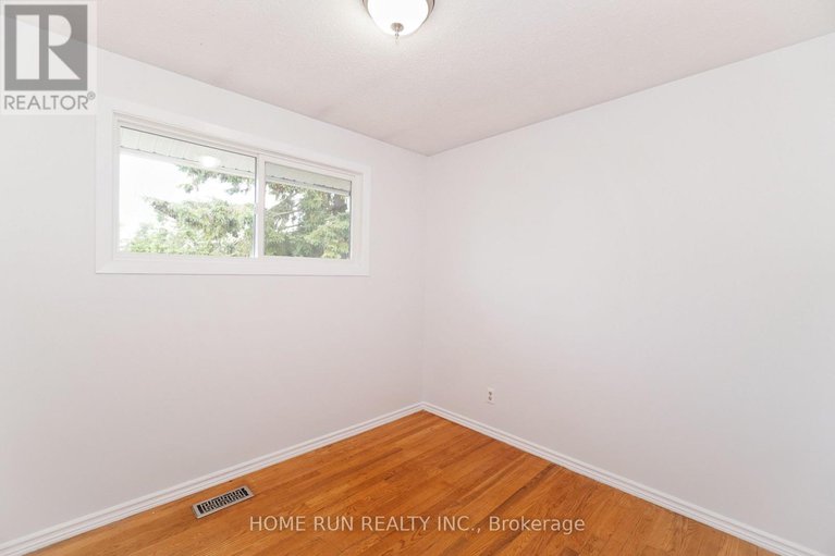 28597038/1292-meadowlands-drive-e/borden-farmstewart-farmcarleton-heightsparkwood-hills/ottawa/ontario/K2E6K5_25