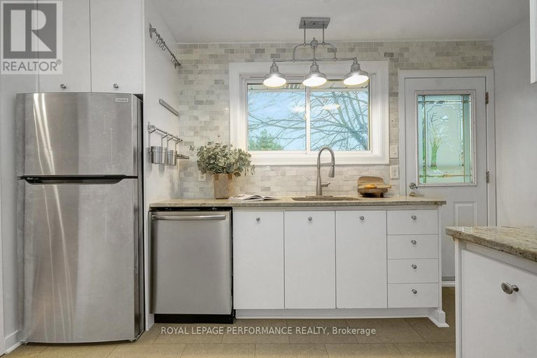 29066591/741-eastvale-drive/beacon-hill-north/ottawa/ontario/K1J6Z8_16