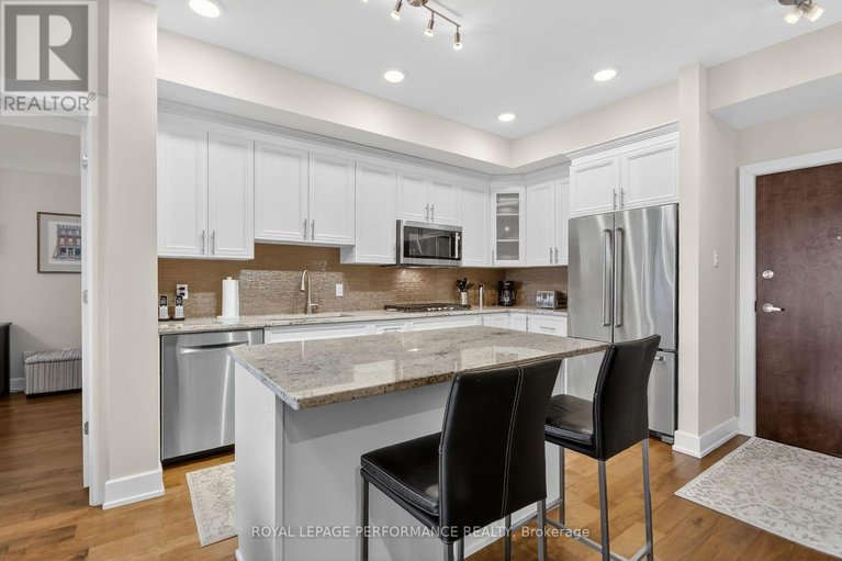 29610198/408-615-longfields-drive/longfields/ottawa/ontario/K2J6J3_18