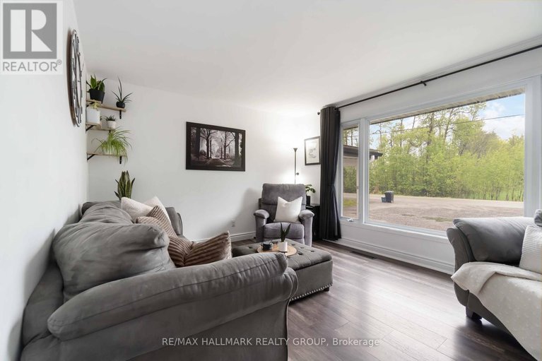 28617525/2088-burnstown-road/mcnabbraeside-twps/mcnabbraeside/ontario/K7V3Z4_8