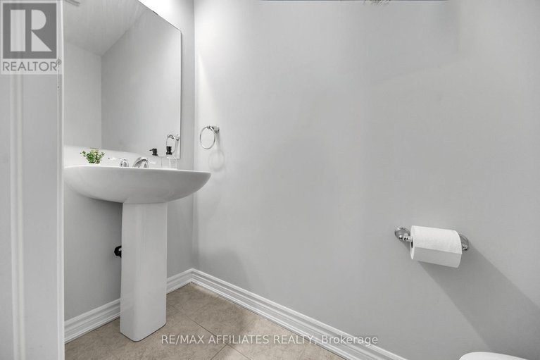 28735067/388-aphelion-crescent/half-moon-bay/ottawa/ontario/K2J6N5_25