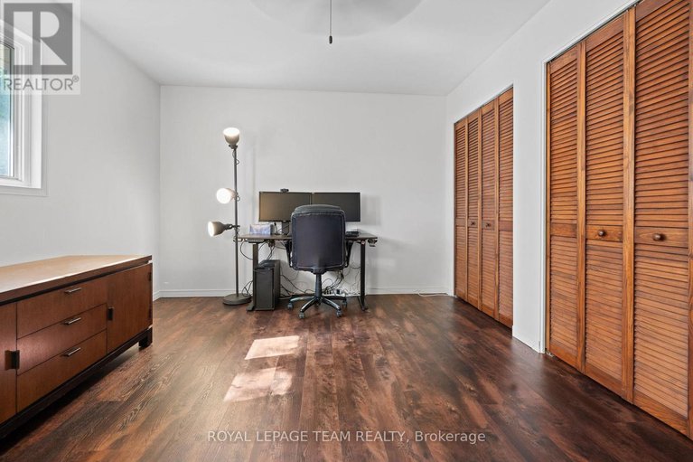 28889224/230-currell-avenue/westborohampton-park/ottawa/ontario/K1Z7J3_22