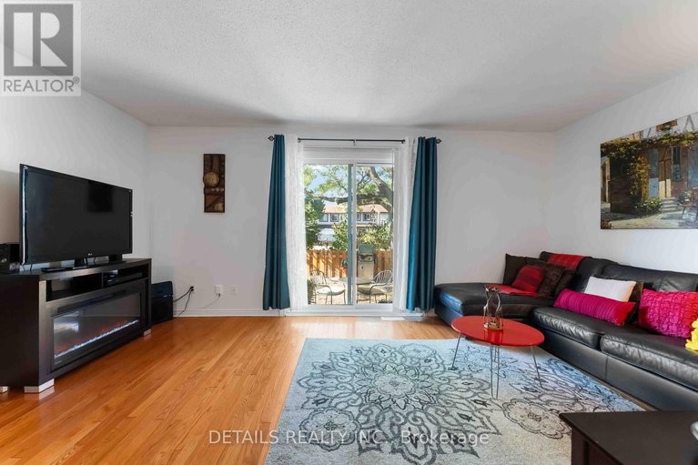 28770609/70-43-stokes-crescent/glencairnhazeldean/ottawa/ontario/K2L2Z5_5