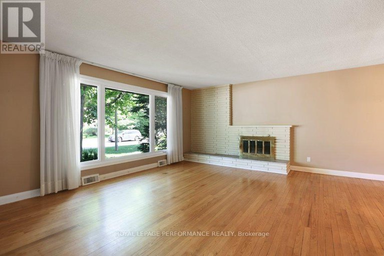28664290/1388-wesmar-drive/alta-vista/ottawa/ontario/K1H7T5_6