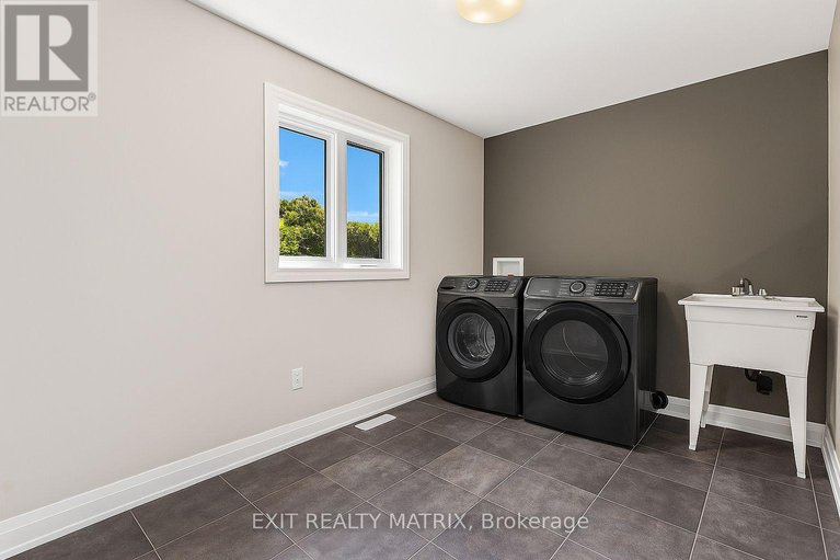 28728484/1355-fribourg-street/embrun/russell/ontario/K0A1W0_14