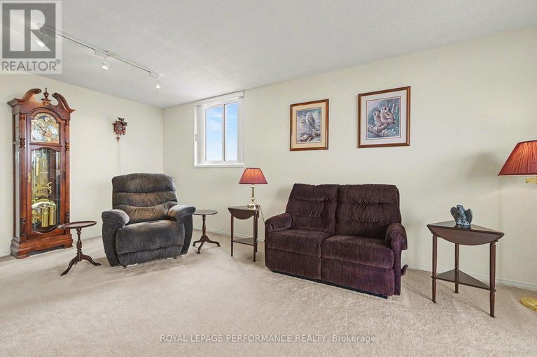 29403240/1207-1705-playfair-drive/playfair-park/ottawa/ontario/K1H8P6_8