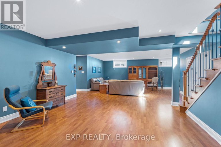 28552096/5940-brophy-drive/south-of-fallowfield-road/ottawa/ontario/K0A2Z0_17