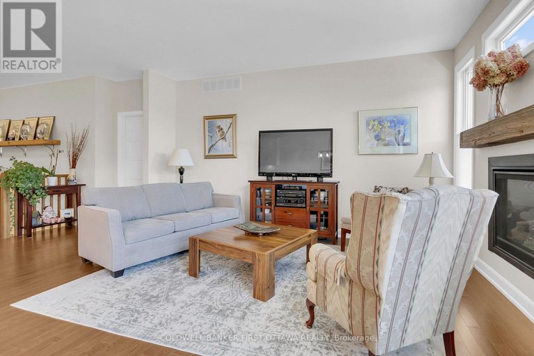 28739997/893-artemis-circle/manotick-south-to-roger-stevens/ottawa/ontario/K4M0H7_8