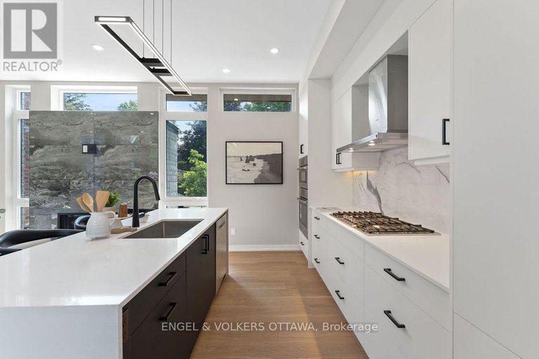 29426173/261-dovercourt-avenue/westborohampton-park/ottawa/ontario/K1Z5P5_13