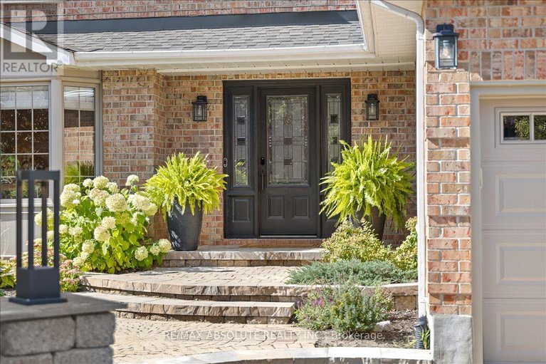 28881078/3-buttonwood-trail/stittsville-central/ottawa/ontario/K2S1C9_3
