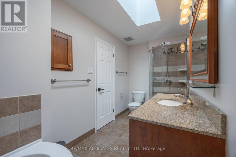 29083529/1687-tache-way/fallingbrookpineridge/ottawa/ontario/K4A2T5_27