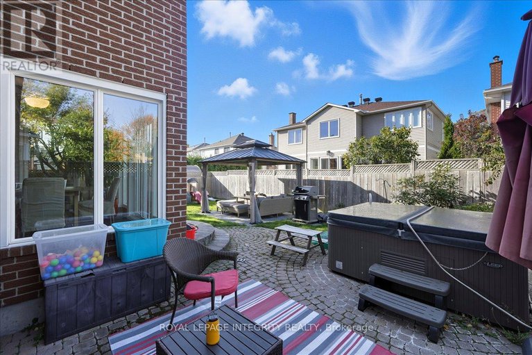 29092161/1406-bouton-dor-way/bilberry-creekqueenswood-heights/ottawa/ontario/K1E3L3_43