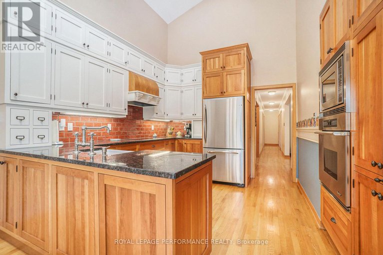 28361032/2411-overdale-drive/cumberland-ridge/ottawa/ontario/K4C1B8_9