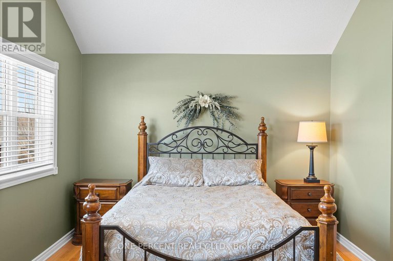 29586149/2113-hallendale-street/springridgeeast-village/ottawa/ontario/K4A4S1_23