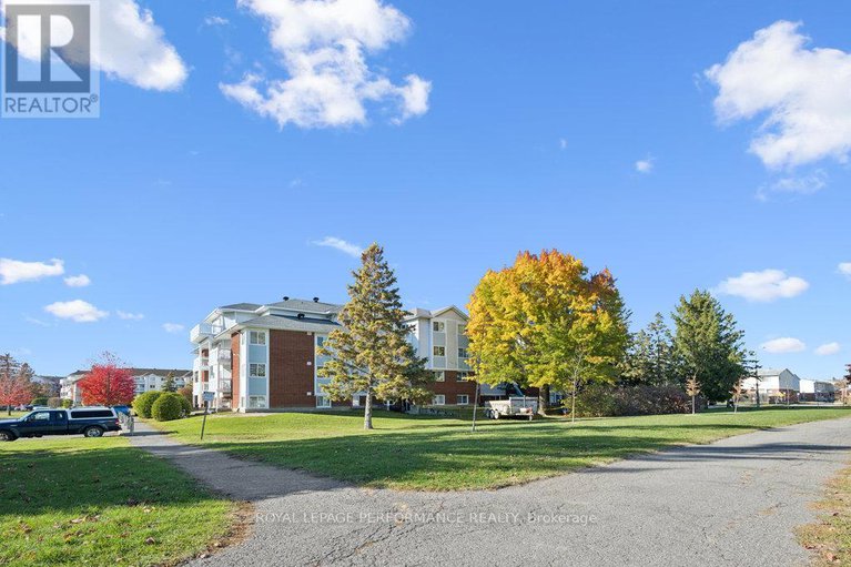 29052413/205-266-lorry-greenberg-drive/hunt-club-parkgreenboro/ottawa/ontario/K1T3J9_36