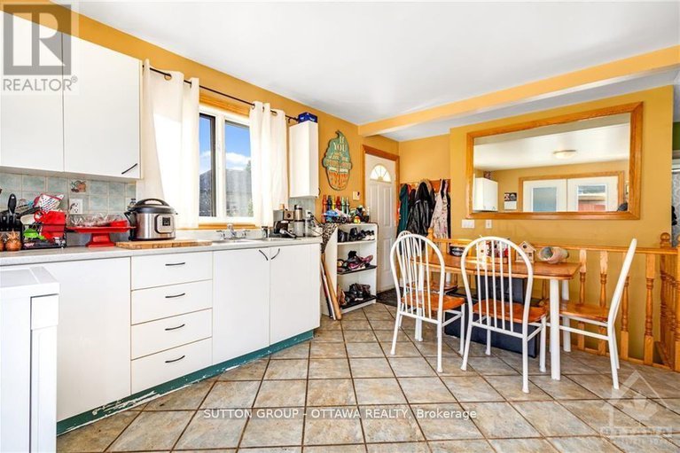 28870961/846-st-laurent-boulevard/overbrookcastle-heights/ottawa/ontario/K1K3A9_8
