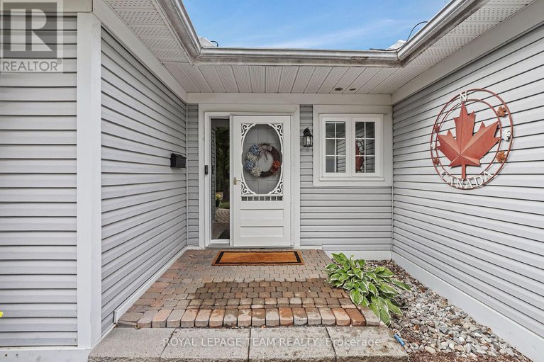 28795745/3384-bramble-lane/osgoode/ottawa/ontario/K0A2W0_4