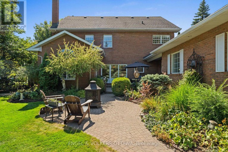 28790851/5557-pettapiece-crescent/manotick-village-manotick-estates/ottawa/ontario/K4M1C5_47
