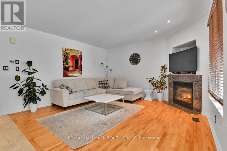 29253973/702-mud-creek-crescent/riverside-southgloucester-glen/ottawa/ontario/K1V1W3_6