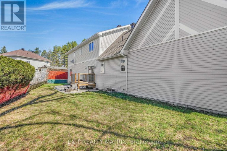 29666796/203-montee-outaouais-road/town-of-rockland/clarence-rockland/ontario/K4K1G2_5