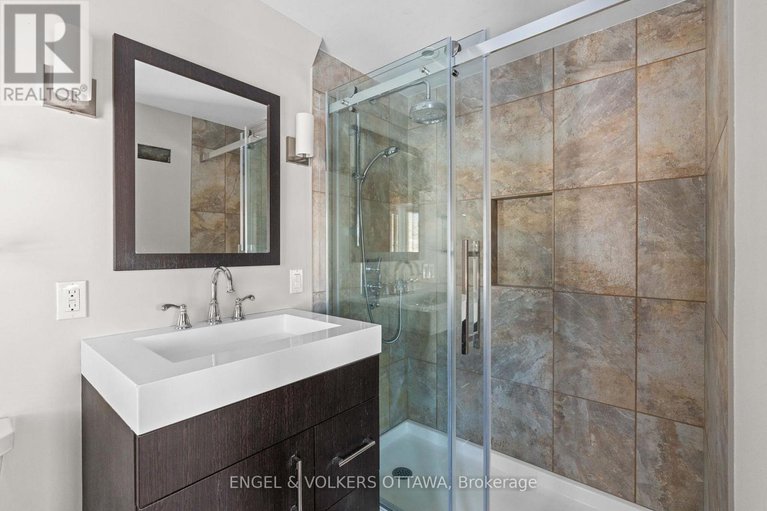 28608885/32-ryeburn-drive/riverside-southgloucester-glen/ottawa/ontario/K1V1H6_32