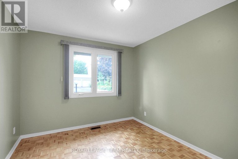 28762114/26-jackson-court/beaverbrook/ottawa/ontario/K2K1B7_7