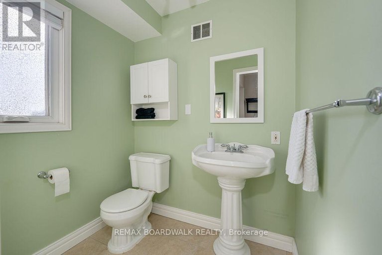 29251889/7089-bush-drive/greely/ottawa/ontario/K4P1M8_37