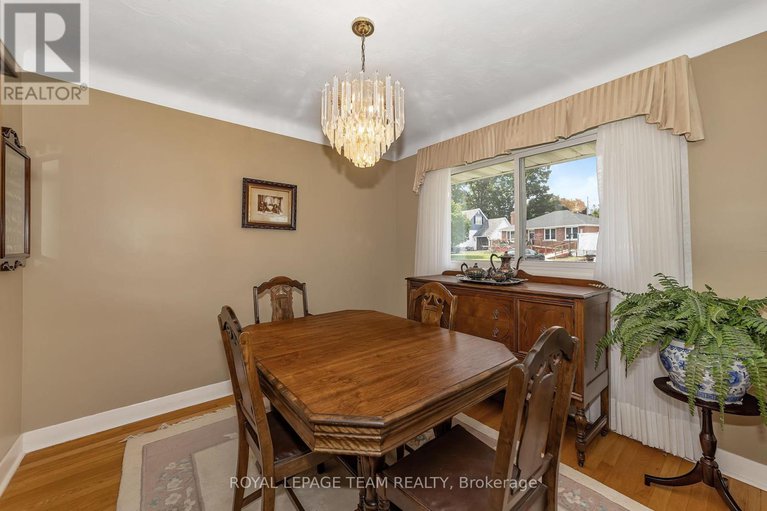 28624238/1830-kerr-avenue/mckellar-heights/ottawa/ontario/K2A1J3_11