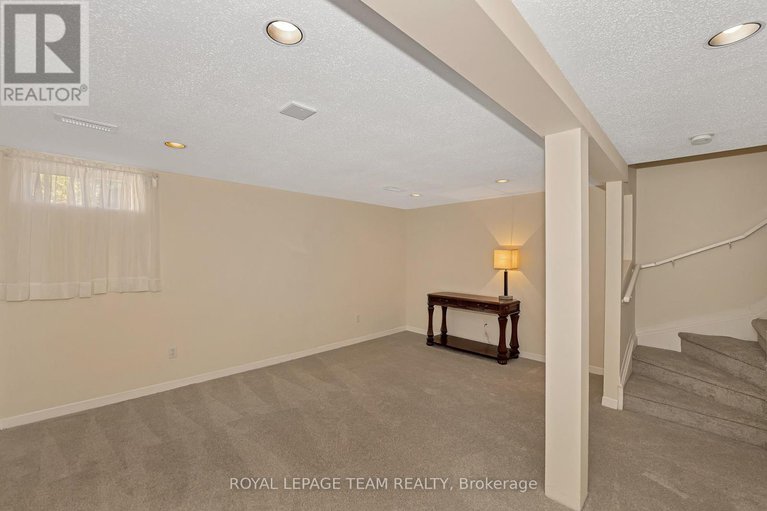 28990501/1844-stonehenge-crescent/pineview/ottawa/ontario/K1B4Z9_32