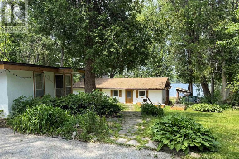 28570016/252-old-quarry-road/woodlawnmaclarens-landingkilmaurs/ottawa/ontario/K0A3M0_1