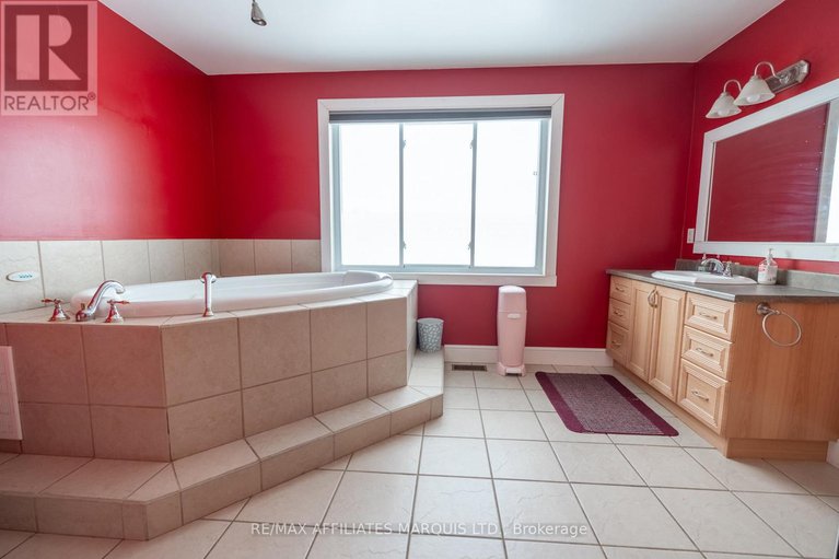 29352960/13981-anderson-road/south-stormont-osnabruck-twp/south-stormont/ontario/K0C1X0_21