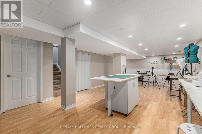 28754000/68-hewitt-court/katimavik/ottawa/ontario/K2L3R3_26