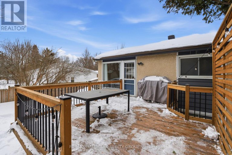 29378693/24-binscarth-crescent/glencairnhazeldean/ottawa/ontario/K2L1S1_30