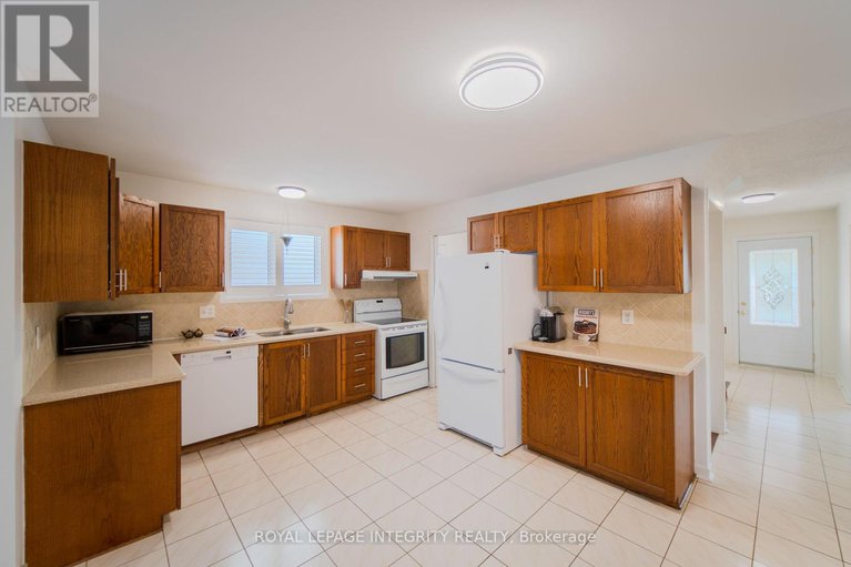 28908572/1266-famlit-court/beacon-hill-south/ottawa/ontario/K1J9A2_13