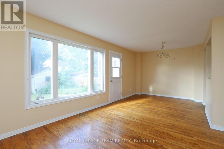 28562833/39-benlark-road/on-the-green/ottawa/ontario/K2J2L5_16