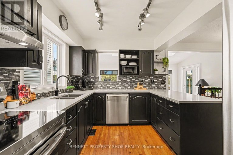 29450647/53-filion-crescent/bridlewood/ottawa/ontario/K2M1V5_6